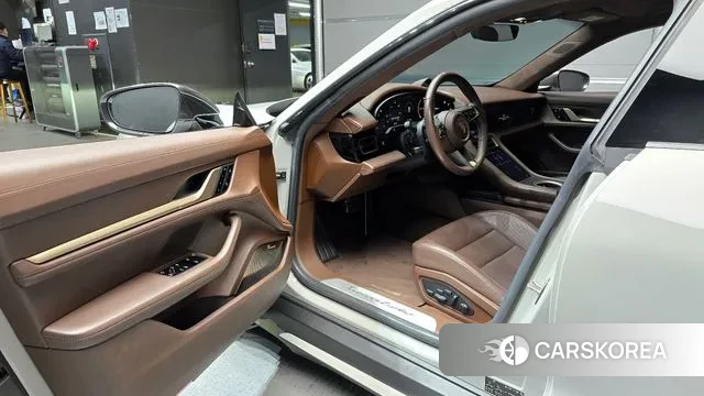 Porsche Taycan 2021 Серебристо-серый из Кореи, фото 2