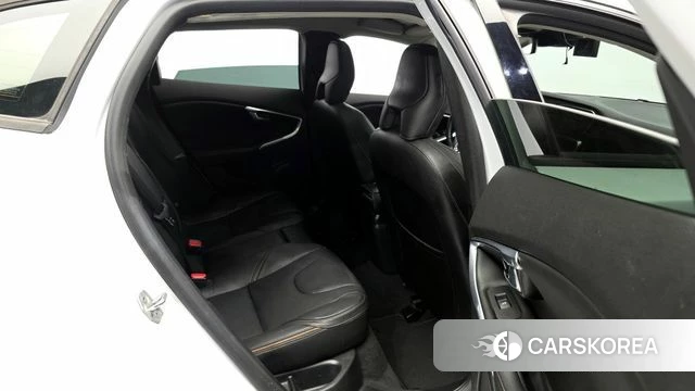 Volvo V40 Cross-Country 2019 Белый из Кореи, фото 2