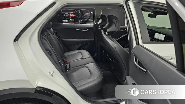 Kia Di Ol Nu Niro 2024 Белый из Кореи, фото 2