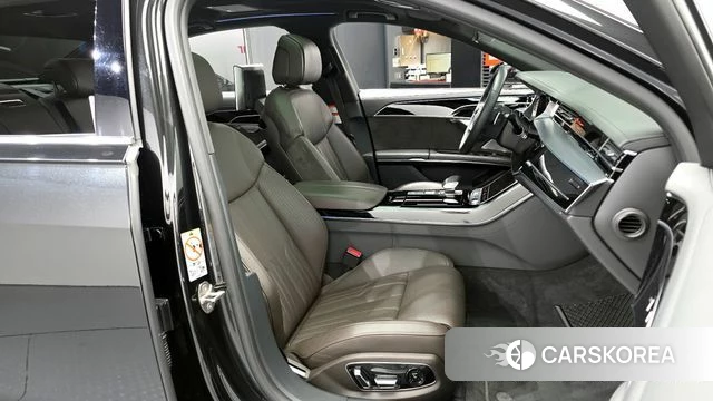 Audi A8 (D5) 2021 Черный из Кореи, фото 2