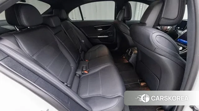 Mercedes-Benz C-Class W206 2024 Белый из Кореи, фото 2