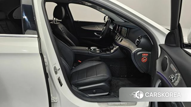 Mercedes-Benz E-Class W213 2018 Белый из Кореи, фото 2