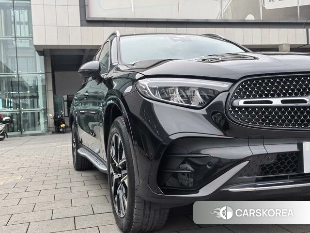 Mercedes-Benz GLC 2023 Черный из Китая, фото 2