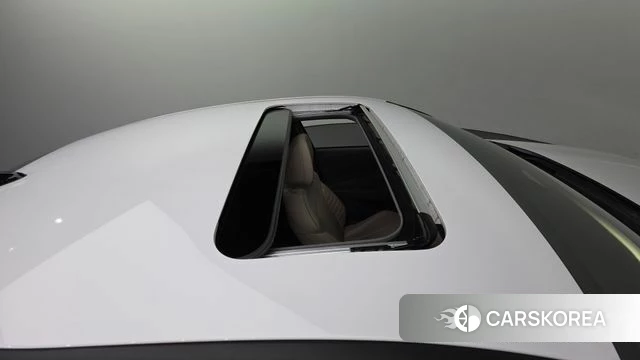 Hyundai Avante Hybrid (CN7) 2023 Белый из Кореи, фото 2