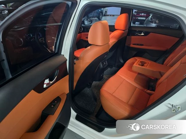 Kia The New K3 2nd generation 2021 Белый из Кореи, фото 2