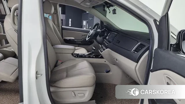 Kia The New Carnival 2018 Белый из Кореи, фото 2