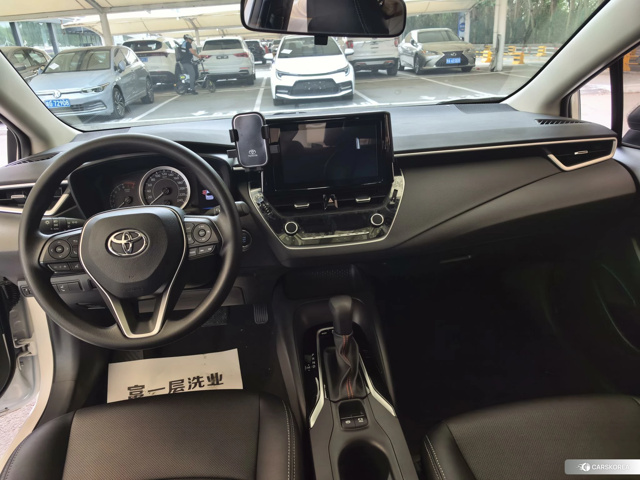 Toyota Corolla 2023 Белый из Китая, фото 2
