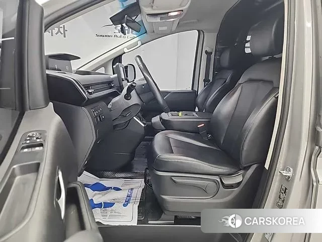 Hyundai Staria 2022 Серебряный из Кореи, фото 2