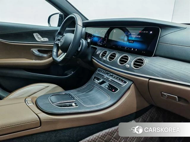 Mercedes-Benz E-class (imported) 2021 Черный из Китая, фото 2