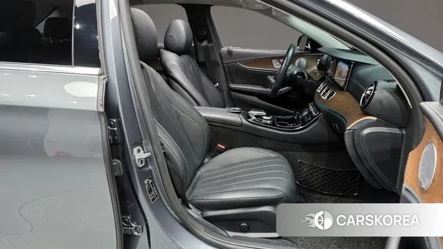 Mercedes-Benz E-Class W213 2019 Серый из Кореи, фото 2