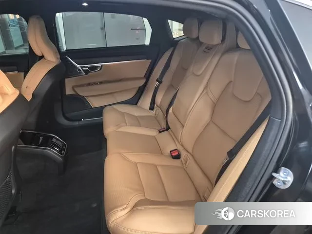 Volvo S90 2024 Черный из Кореи, фото 2
