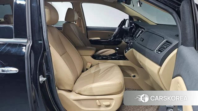 Kia The New Carnival 2018 Черный из Кореи, фото 2