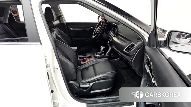 Kia Seltos 2022 Белый из Кореи, фото 2