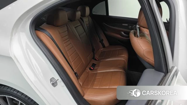 Mercedes-Benz E-Class W213 2018 Белый из Кореи, фото 2