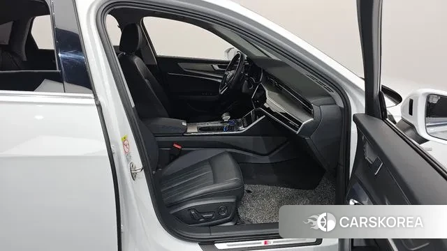 Audi A6 (C8) 2020 Белый из Кореи, фото 2