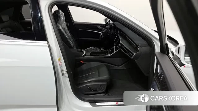 Audi A6 (C8) 2022 Белый из Кореи, фото 2