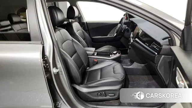 Kia Niro Plus 2023 Серый из Кореи, фото 2