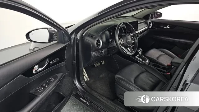 Kia The New K3 2nd generation 2022 Серый из Кореи, фото 2