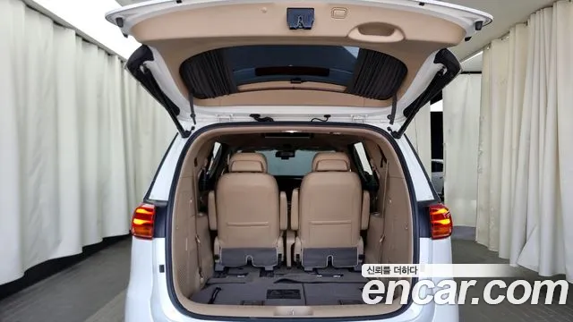 Kia The New Carnival 2018 Белый из Кореи, фото 2