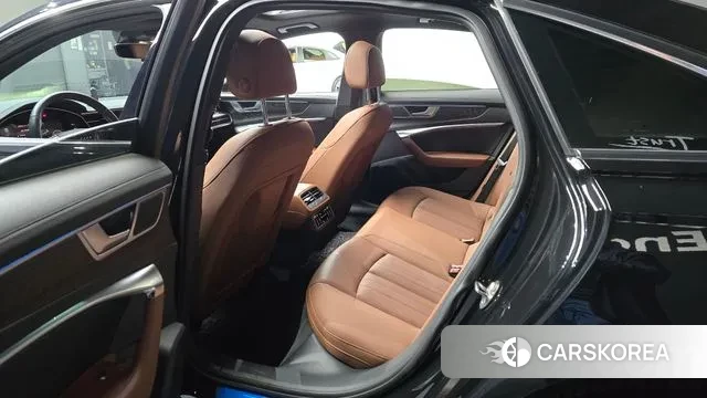 Audi A6 (C8) 2021 Черный из Кореи, фото 2