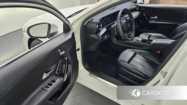 Mercedes-Benz A-Class W177 2020 Белый из Кореи, фото 2