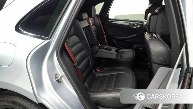 Porsche Macan 2021 Светло-серебряный цвет из Кореи, фото 2