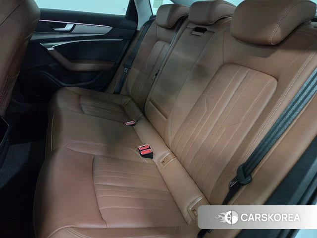 Audi A6 (C8) 2024 Белый из Кореи, фото 2