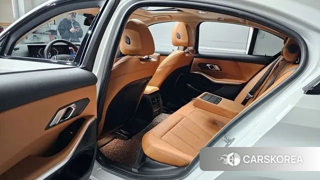 BMW 3 Series (G20) 2023 Белый из Кореи, фото 2