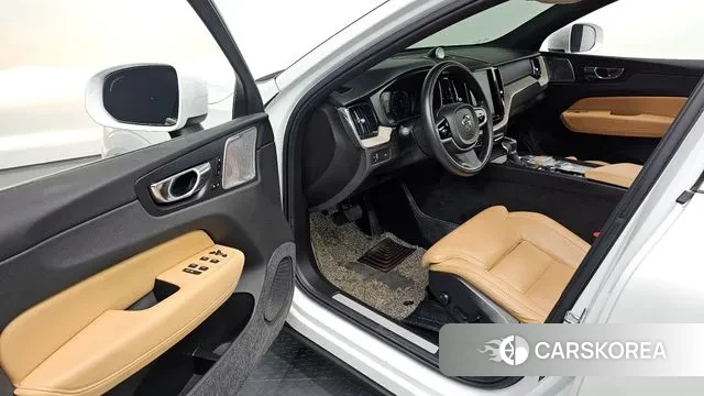 Volvo XC60 second Generation 2019 Белый из Кореи, фото 2