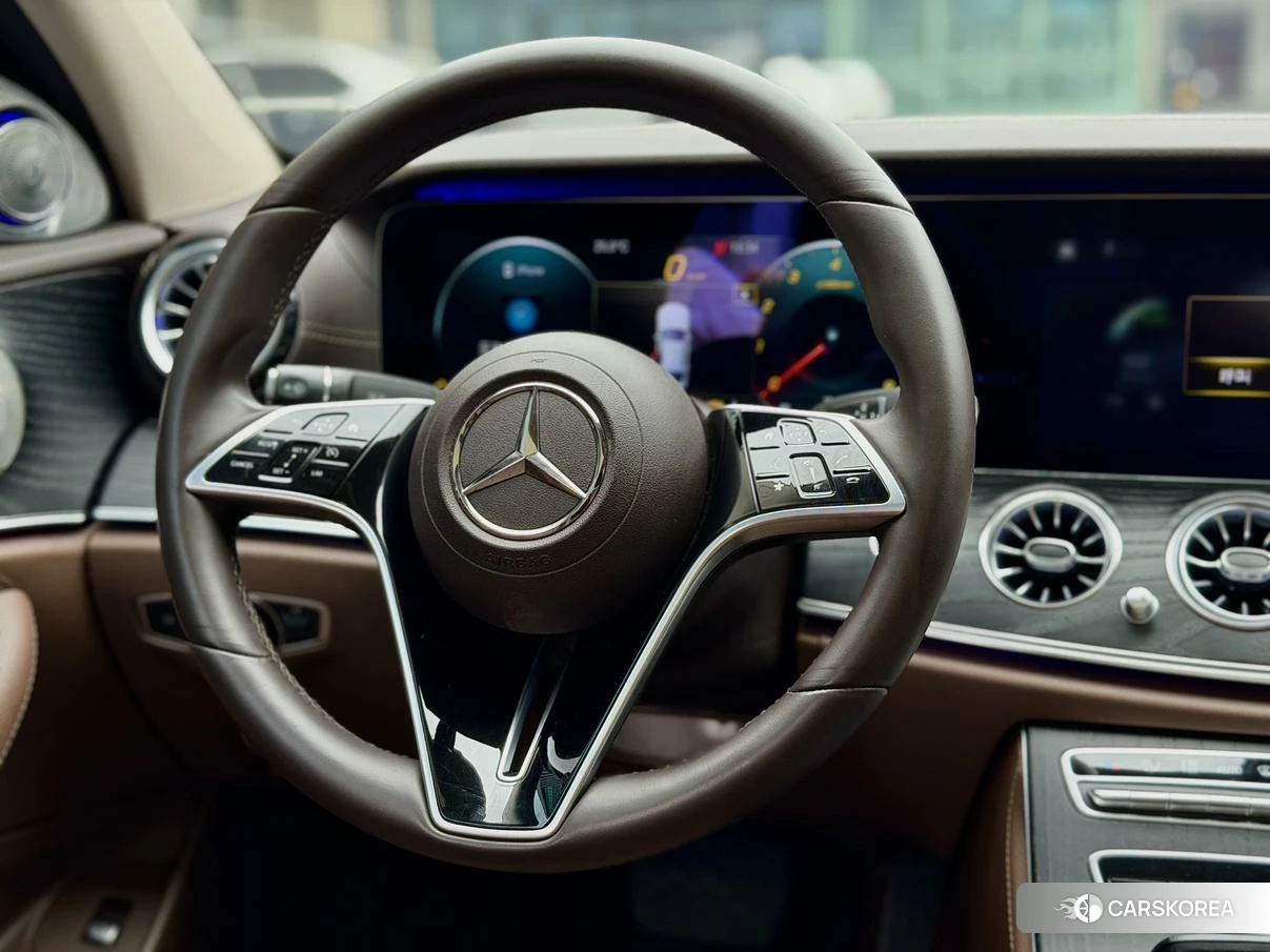 Mercedes-Benz E-class 2022 Черный из Китая, фото 2