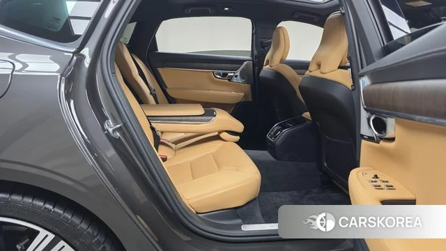 Volvo S90 2023 Серый из Кореи, фото 2