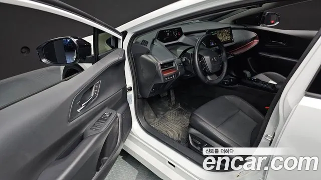 Toyota Prius 5th Generation 2024 Белый из Кореи, фото 2