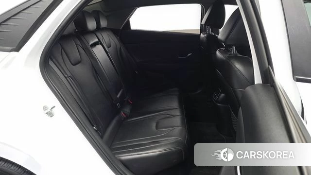 Hyundai Avante Hybrid (CN7) 2022 Белый из Кореи, фото 2