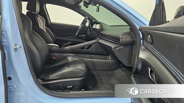 Hyundai Avante (CN7) 2021 Светло-серебряный цвет из Кореи, фото 2