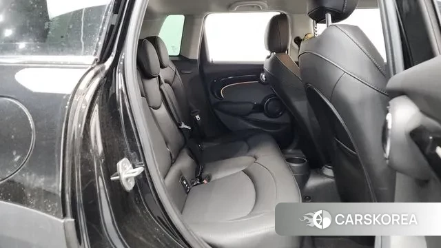 Mini Cooper 2023 Черный из Кореи, фото 2