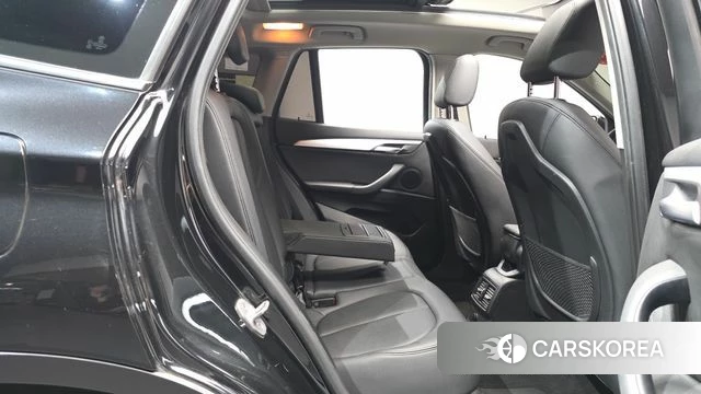 BMW X1 (F48) 2018 Черный из Кореи, фото 2