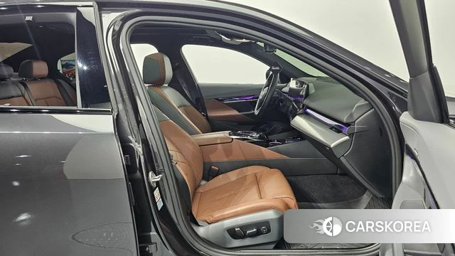 BMW i5 (G60) 2023 Серый из Кореи, фото 2