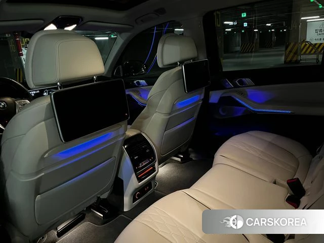 BMW X7 (G07) 2022 Белый из Кореи, фото 2