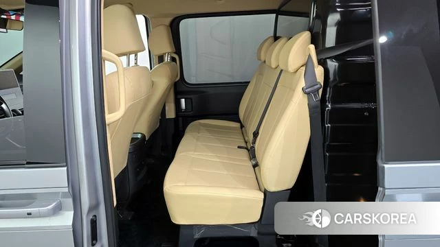 Hyundai Staria 2023 Серебряный из Кореи, фото 2