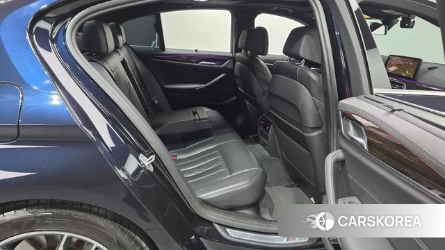 BMW 5 Series (G30) 2022 Черный из Кореи, фото 2