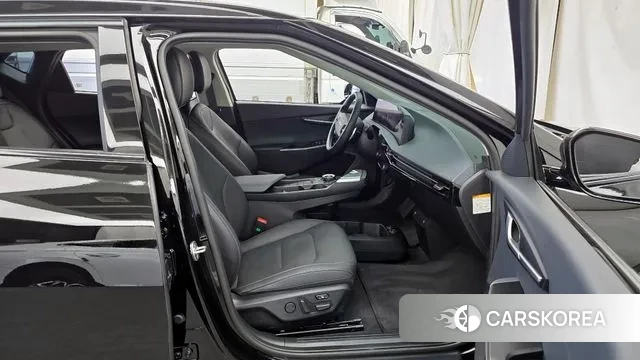 Kia EV6 2022 Черный из Кореи, фото 2