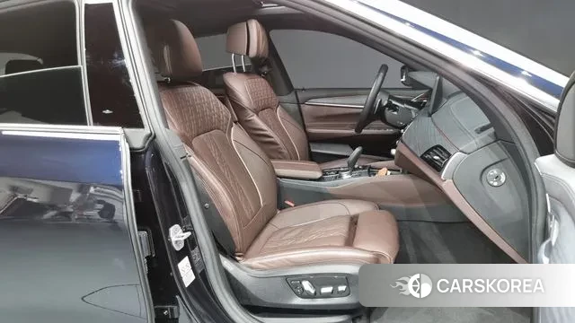 BMW 6 Series GT (G32) 2021 Черный из Кореи, фото 2