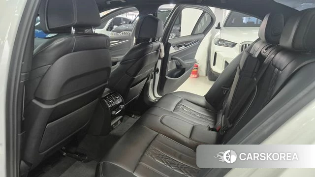 BMW 5 Series (G30) 2020 Белый из Кореи, фото 2
