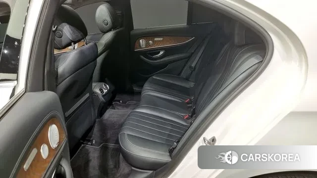 Mercedes-Benz E-Class W213 2020 Белый из Кореи, фото 2