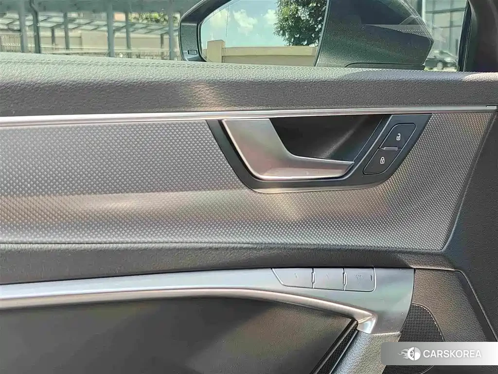 Audi A6L 2021 Silver/gray из Китая, фото 2