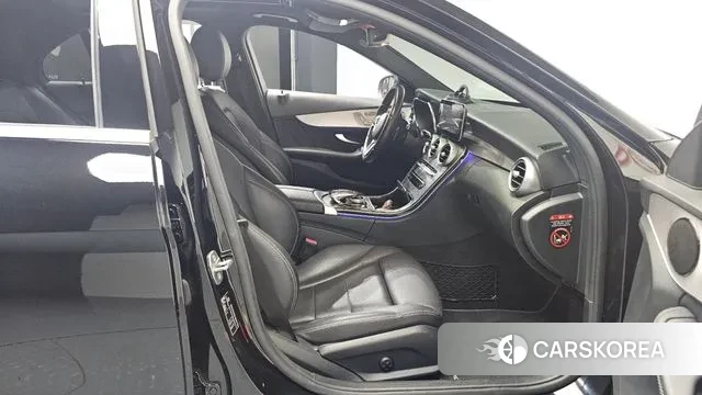 Mercedes-Benz C-Class W205 2021 Черный из Кореи, фото 2