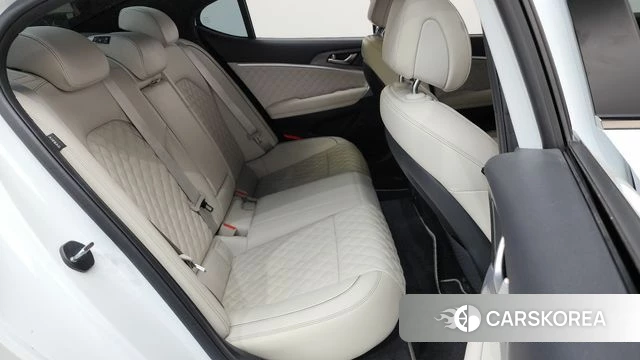 Genesis The New G70 2023 Белый из Кореи, фото 2