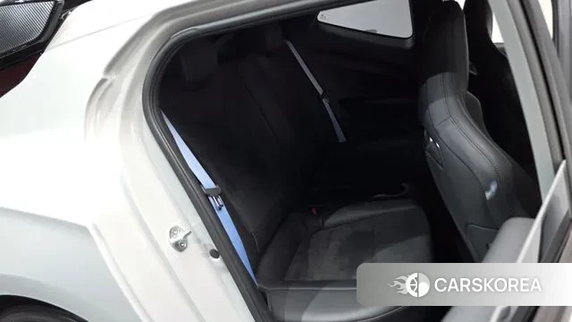 Hyundai Veloster (JS) 2021 Серебристо-серый из Кореи, фото 2