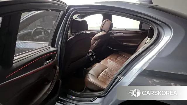 BMW 5 Series (G30) 2018 Небесно-голубой из Кореи, фото 2