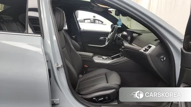 BMW 3 Series (G20) 2025 Серебристо-серый из Кореи, фото 2